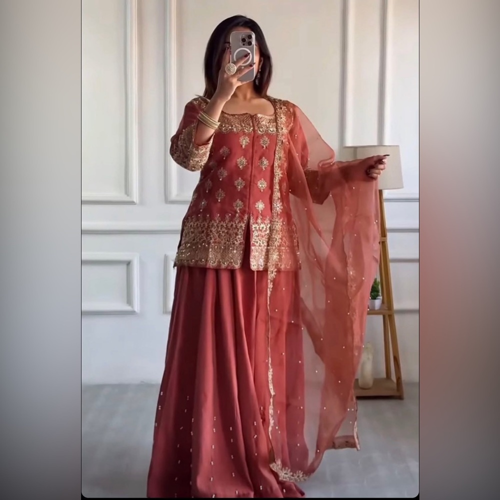 Indian ethnic Elegant Embroidered Ethnic 3pc Set